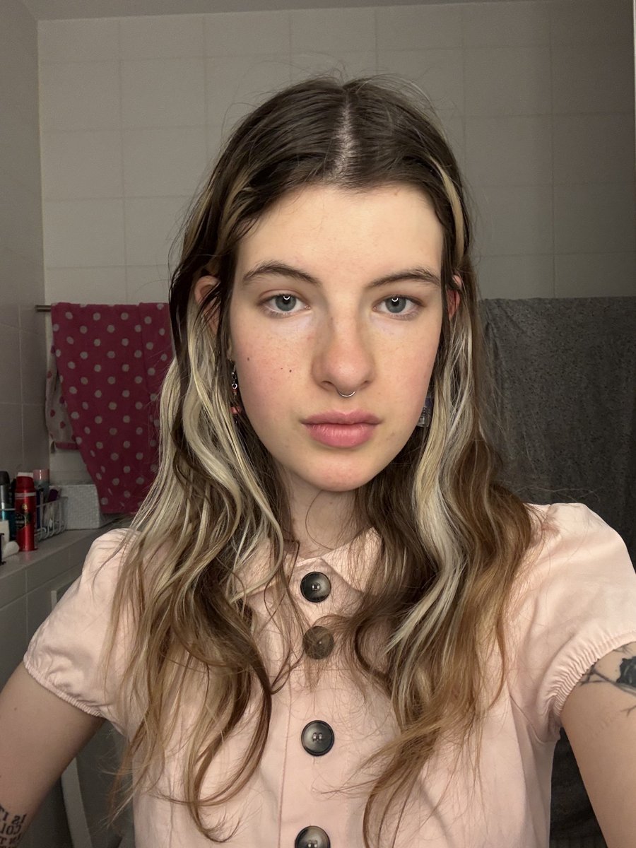 clem_oats's tweet photo. 15 going on 21 
i was doing so much better i wish ages 17-20 never happened https://t.co/GluZ0fgxMr