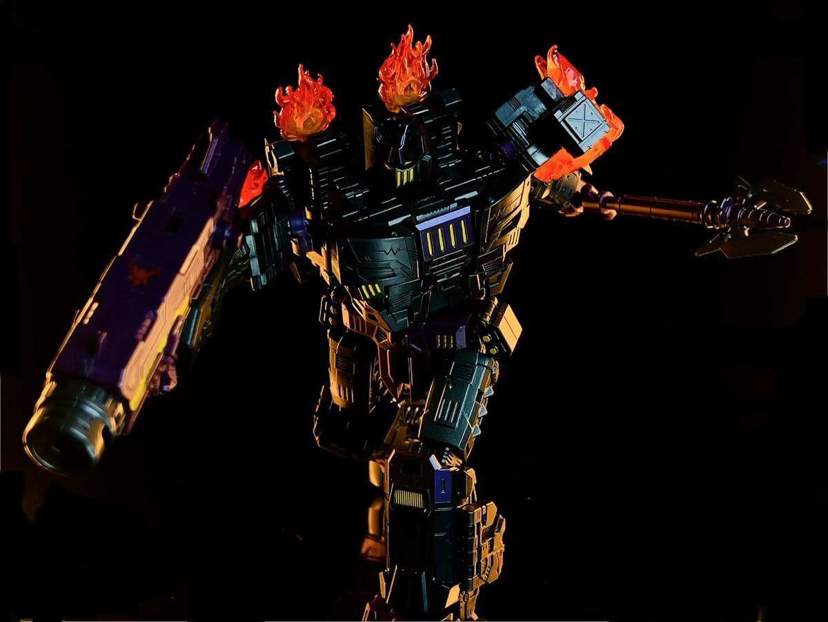 botpixx's tweet photo. These are some of yours truly’s favorite Transformers shots I’ve…uhh…shot.

Comment with some of your favorite Transformers pics that you took 📸 https://t.co/PWADthobe5