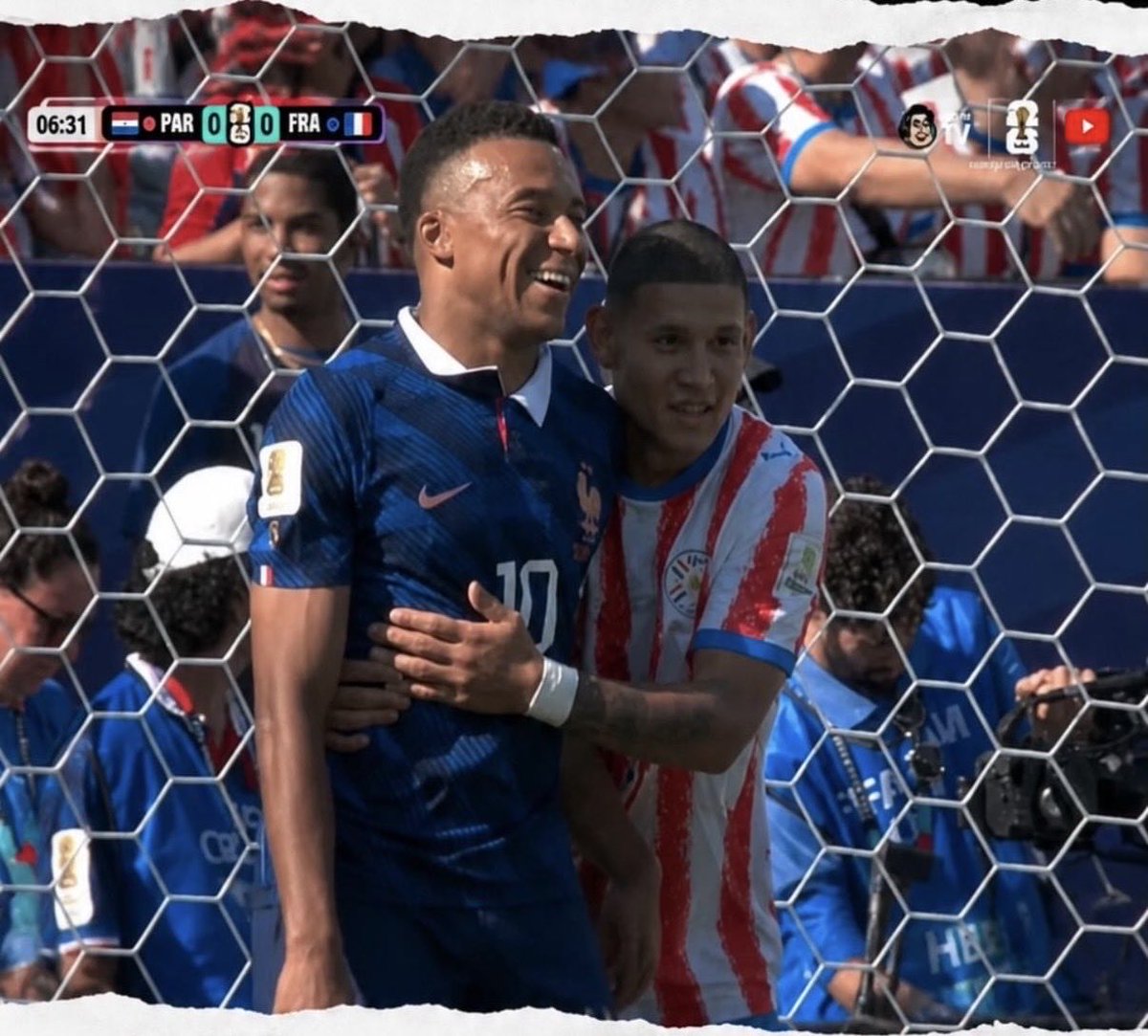 cesarwyr's tweet photo. Mbappé: oreja, te doy media hora para que me sueltes https://t.co/MC4ygD9xn8
