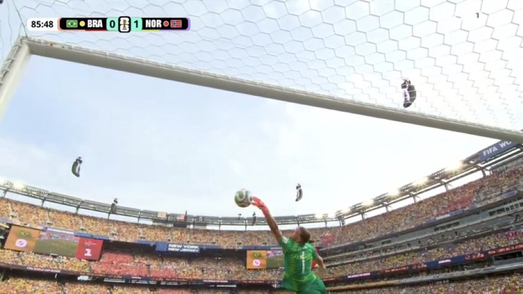 UTDKobi's tweet photo. Words can’t describe how ridiculous this save was https://t.co/xydLv0BM54