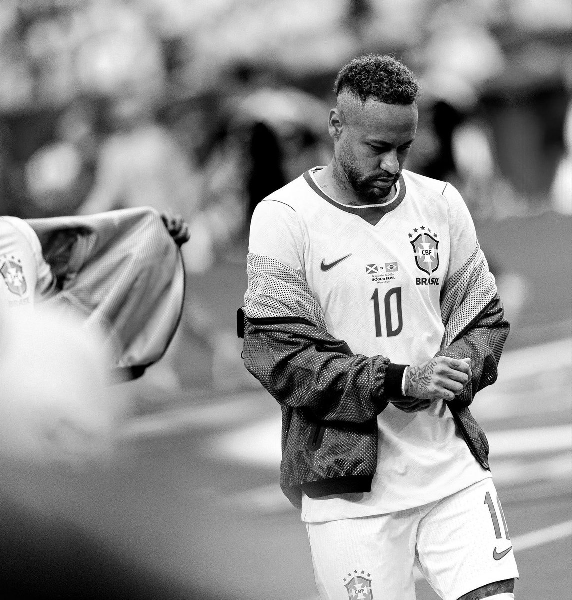 tactiek88's tweet photo. الفائدة من وجود هذا المهرج هو : 0٪

نيمار لاعب سيء وانتهت صلاحيته منذ 4 سنوات ، لا اعلم ماهي الفائدة من وجوده مع منتخب بحجم البرازيل !

انشيلوتي يتحمل كل شيء .. https://t.co/6ehqDJ15ky