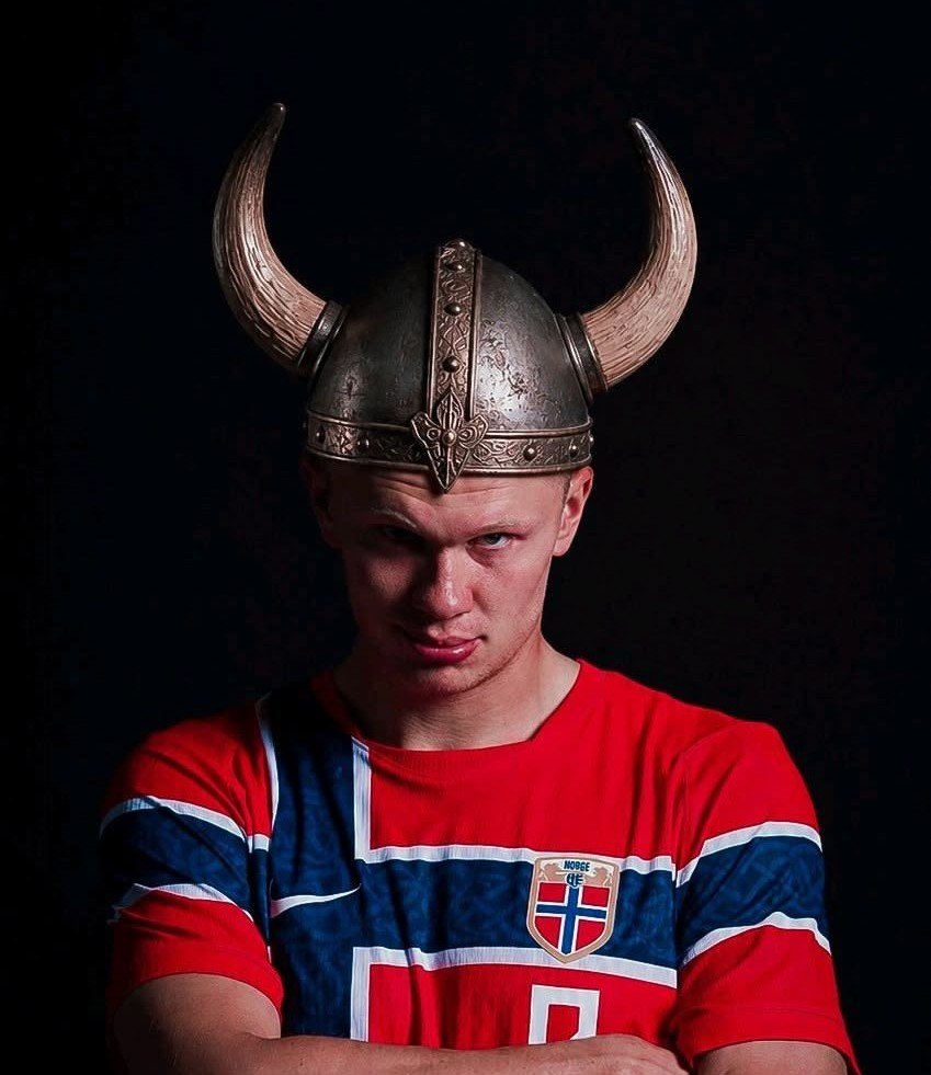 TouchmineX's tweet photo. 🚨 Goals against Brazil in Competitive Matches:

🇳🇴 Erling Haaland - 2 in 90 mins

🇦🇷 Lionel Messi - 0 in 757 mins

One has never played in South America. 🥶 https://t.co/2A8icCbSXq