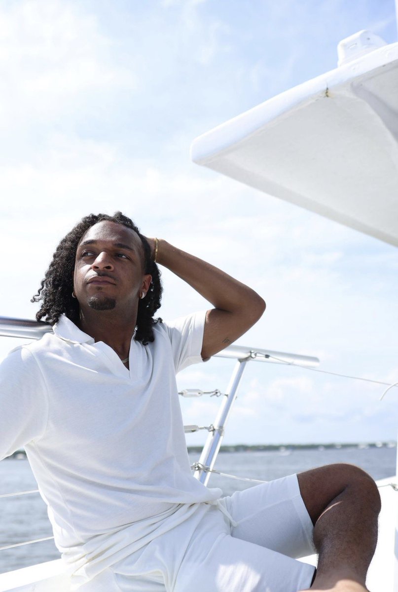 SleazzSupreme's tweet photo. Calm waters &amp; Expensive habits. https://t.co/jDrmFe9zoi