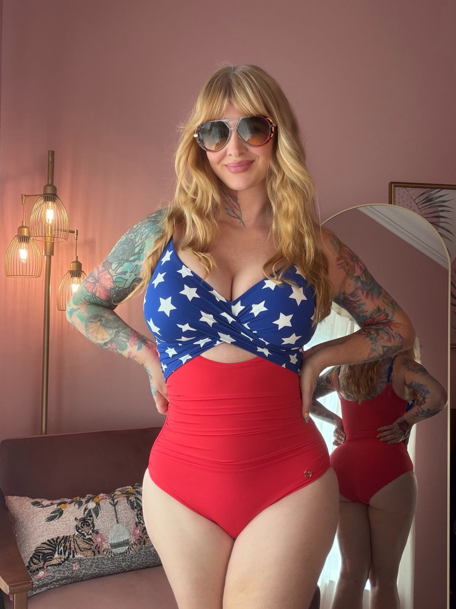 Juliewithhecake's tweet photo. Have a safe and happy Fourth of July everyone! https://t.co/mtvI58foYH