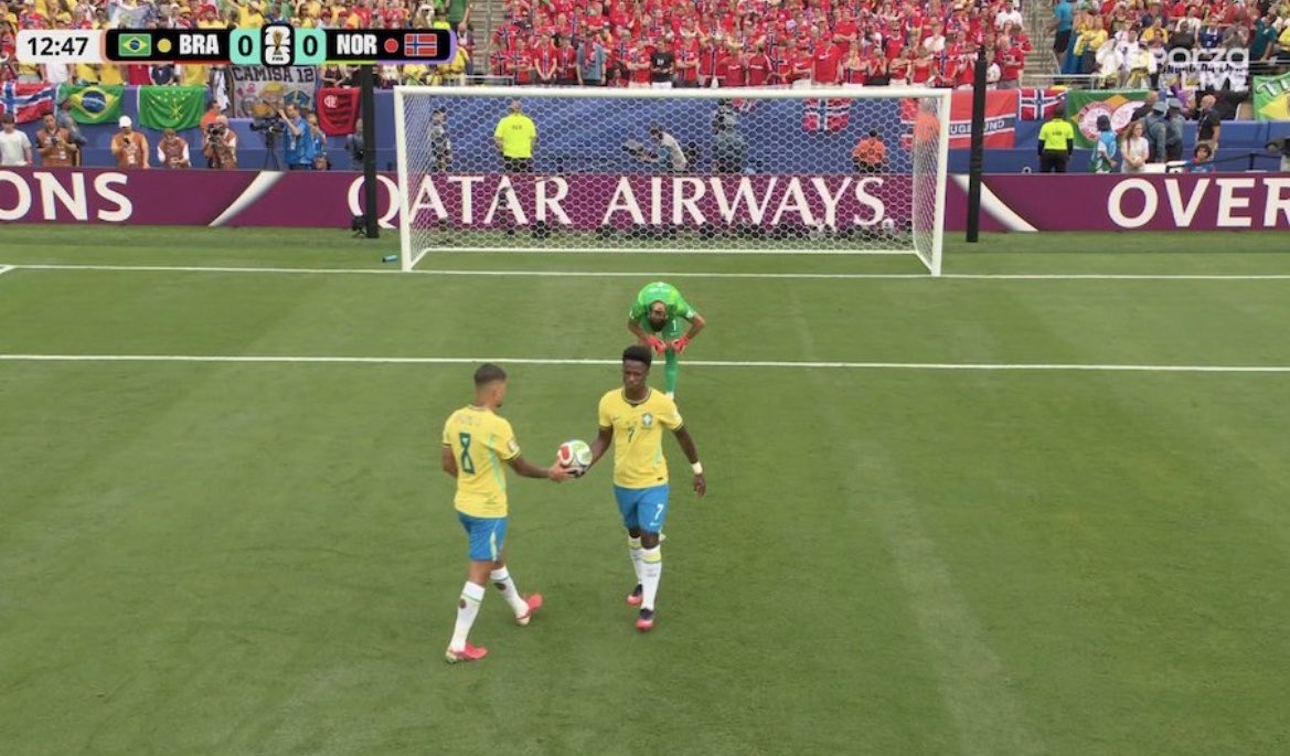 JohnHonesty__'s tweet photo. People acting like Vini voluntarily donated that penalty out of pure generosity LOL.

If he really wanted it, he takes it. Especially in a World Cup KO game. Feels obvious he just didn't want the pressure of potentially missing. No main man should be shying away from that moment https://t.co/CRyhD3NEBJ