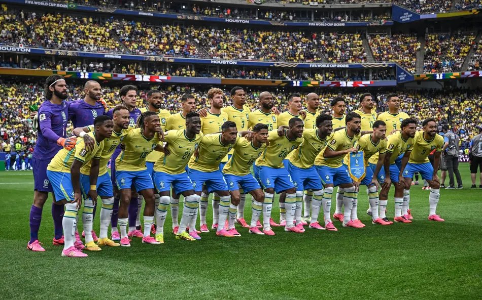 balotaromantico's tweet photo. Brasil 2018: eliminado pela bélgica
Brasil 2022: eliminado pela croácia
Brasil 2026: eliminado pela noruega

definitivamente o futebol brasileiro acabou https://t.co/GWVmXPEfZ5