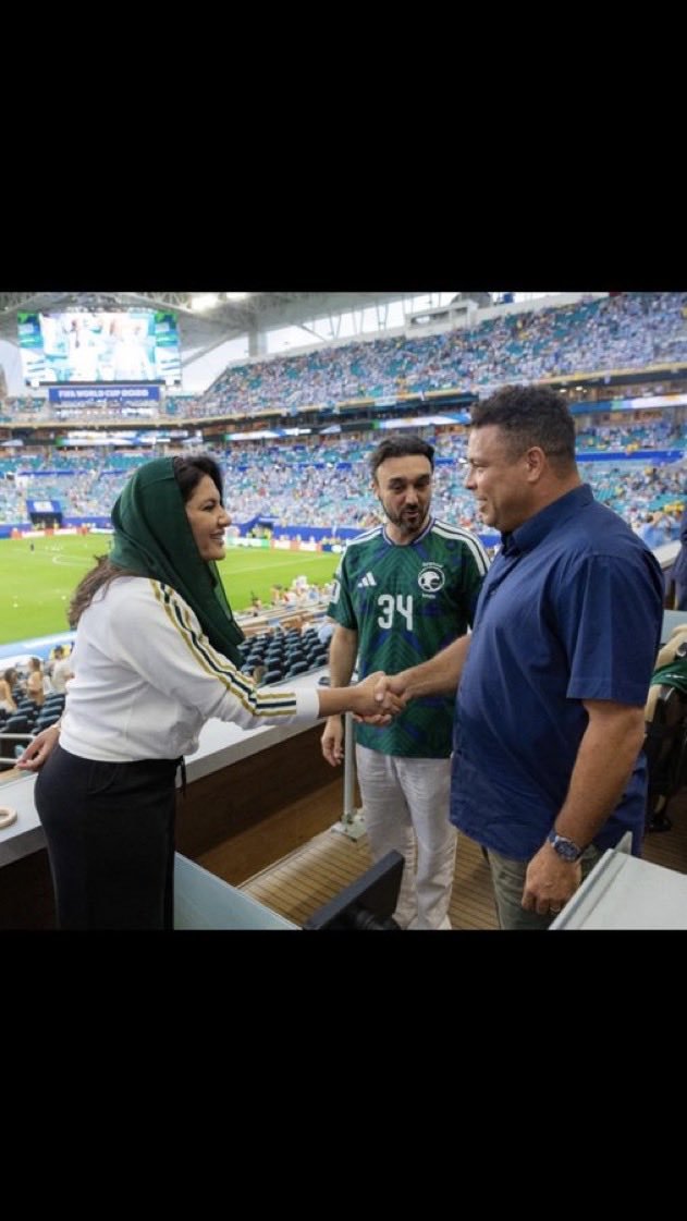 alrak1_'s tweet photo. @Ron__e333 @amell_m11 مزورة الصورة

ذي الأصل

بس تعرف قخيييب الجزاير https://t.co/6sFlzxImhY