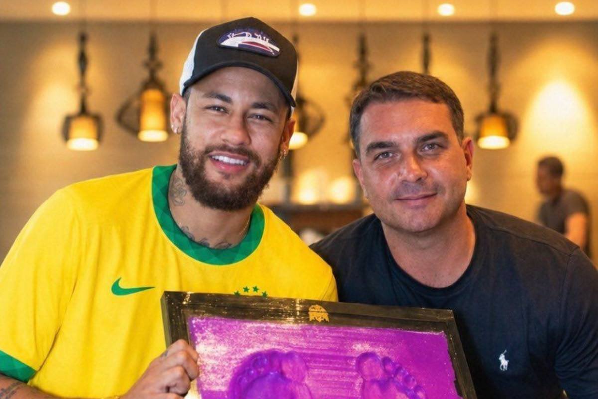 jeferson's tweet photo. no momento em que o maior bolsonarista da seleção entrou em campo, o brasil deu adeus ao sonho do hexa. https://t.co/8YI7IWxIK1