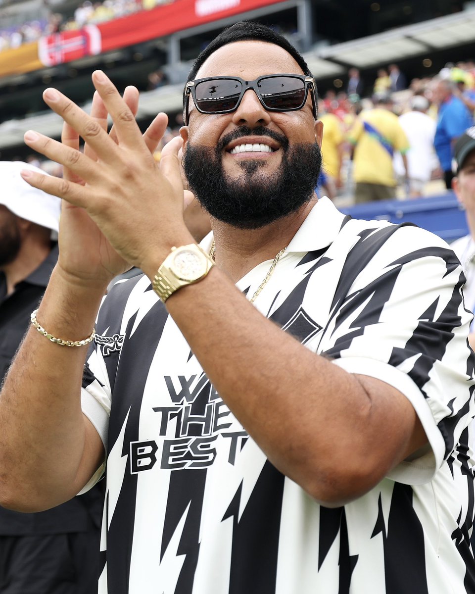 Complex's tweet photo. The World Cup’s really the hottest function in town 🌎

[📸: via/ GettyImages] https://t.co/JAZbRWKL4r