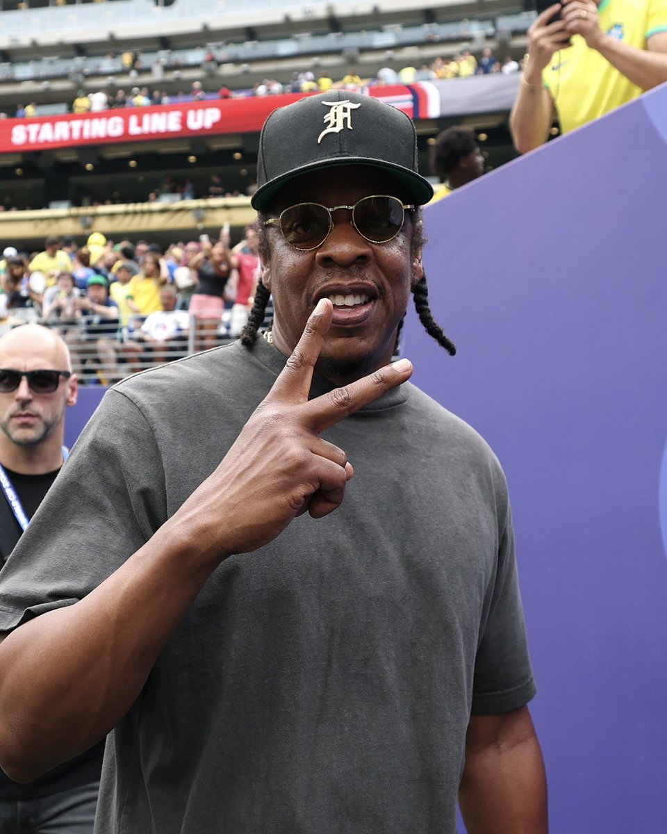 Complex's tweet photo. The World Cup’s really the hottest function in town 🌎

[📸: via/ GettyImages] https://t.co/JAZbRWKL4r