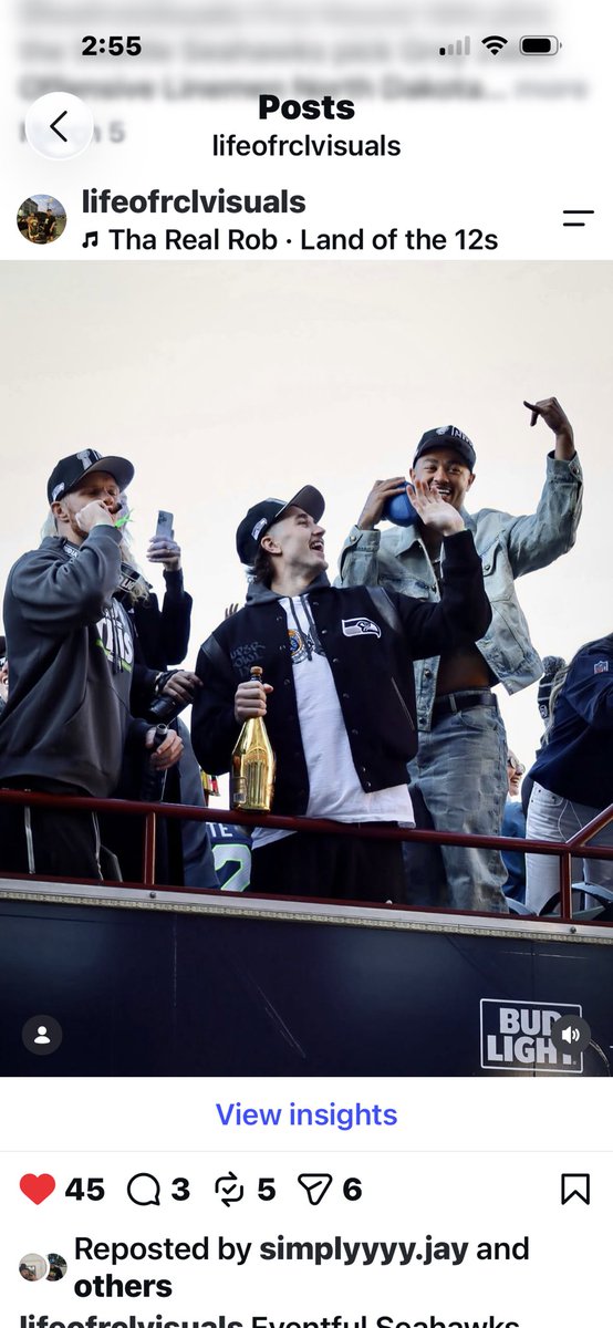 RyanLoy97's tweet photo. @new_era72 I took this at the parade. Them boys were LIT AS FUCK. https://t.co/xMS5GdRprE