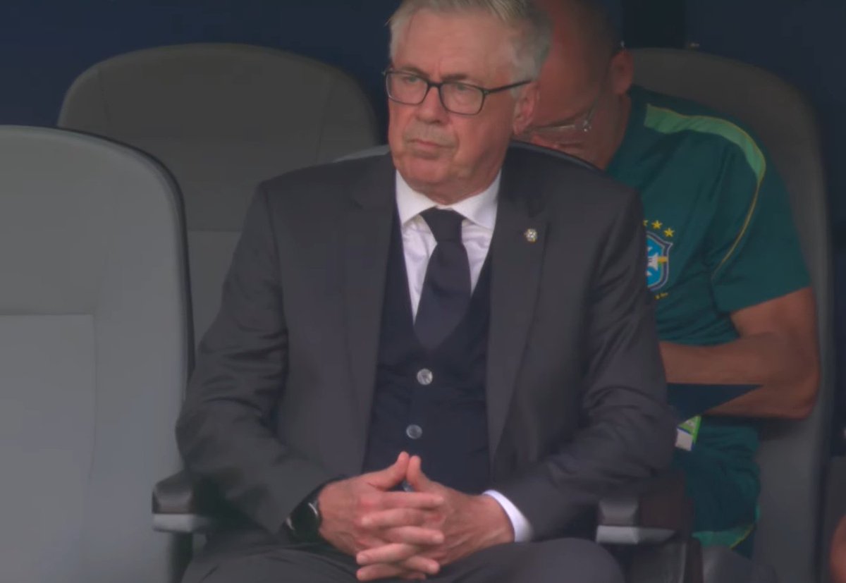 jotavioou's tweet photo. Não tem chiclete que sobre no bolso, né Ancelotti? Perdemos no #BRAxNOR https://t.co/UMZrOHZT3X
