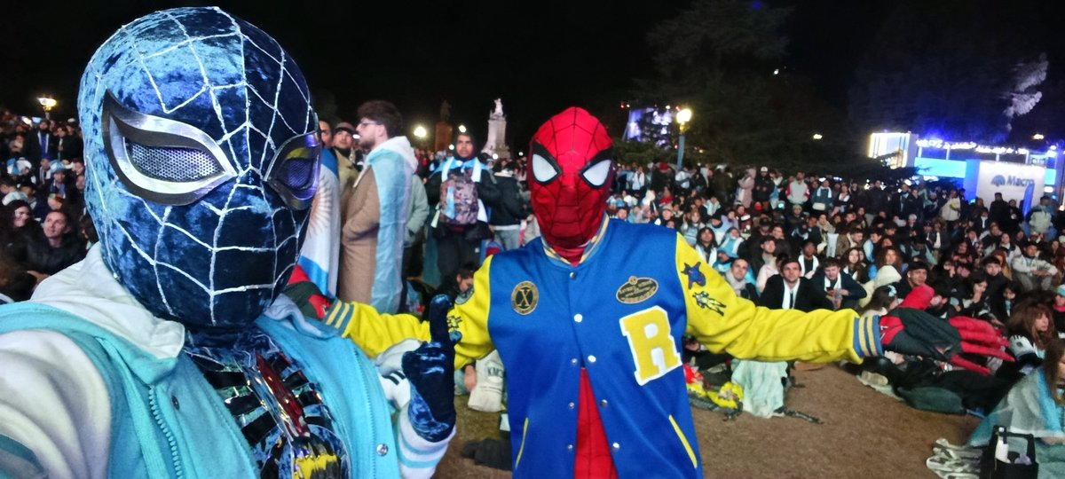 spiderversearg's tweet photo. Spiderman en plaza intendente seeber Palermo ,buenos aires Argentina 
#spideytracker
#spidermanunnuevodía 
@SonyPicturesArg @SpiderManMovie @SpiderMan @SonyPictures @SpideyTracker @SpiderObelisco https://t.co/eYMIONY4wS