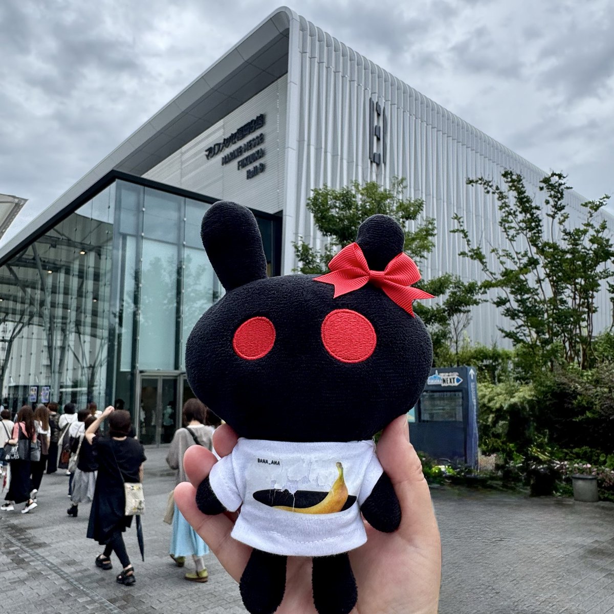 ebikaeru's tweet photo. ステージを観るのが大好きだと実感した2日間
遠目に見る後姿も尊くて、表情等大画面で見るべきところでも、小さくても、肉眼で見続けていたいその場にいてくれる3人✨

新曲はごろつよ曲含めて3曲とも
曲に込めた思いが伝わってきます
これからの方、ぜひお楽しみに
#私の_世界に一つだけの花
#SMAP https://t.co/R1DRKiG116