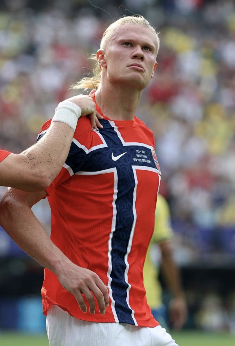 xG_Spark's tweet photo. Norwegian vikings - bravo. 👏 

Bravo - Haaland. Amazing forward . https://t.co/y6JeWEQN3m