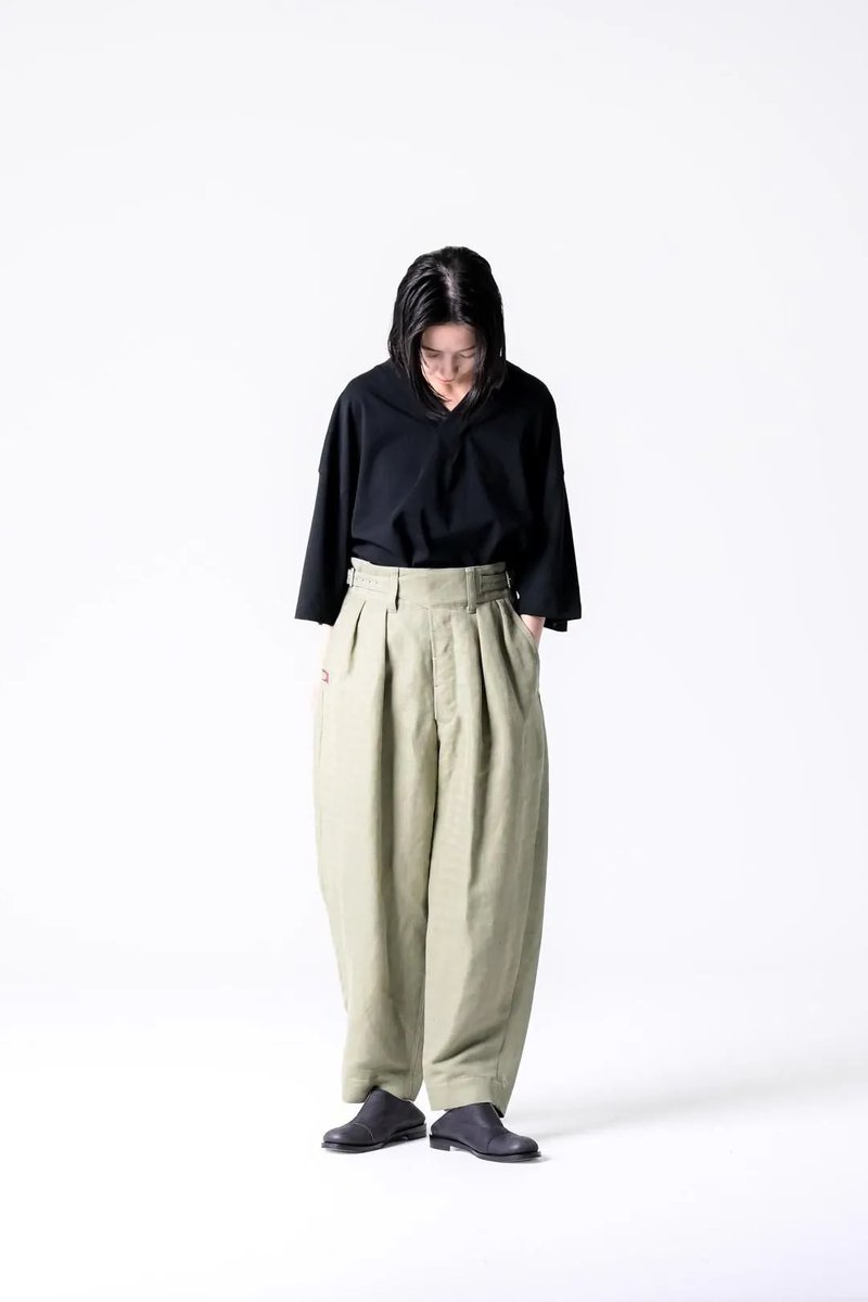OVIESTUDIO's tweet photo. [Leh]

Gurkha Pants

レーがアップデートを繰り返しながら長く作り続けているグルカパンツ。

性別問わずお召し頂けるユニセックスピースです。

https://t.co/AfAe6hhb6h https://t.co/UtDxuj2FWR