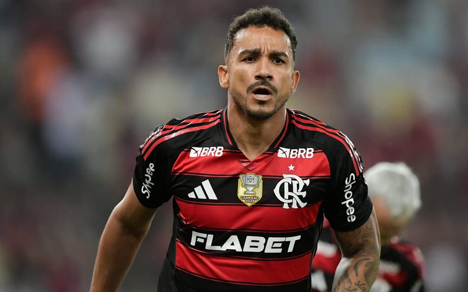 aTricolor1902's tweet photo. O principal motivo do Brasil ter sido eliminado da Copa do Mundo foi culpa dos jogadores do flamengo.

Jogador do flamerda na seleção brasileira é sinônimo de FRACASSO desde os tempos de ZICO ! 👃🏽🍿

Um país que tem Léo Pereira, Danilo, Alex Sandro e Lucas Paquetá merece perder. https://t.co/rgd09APC7y