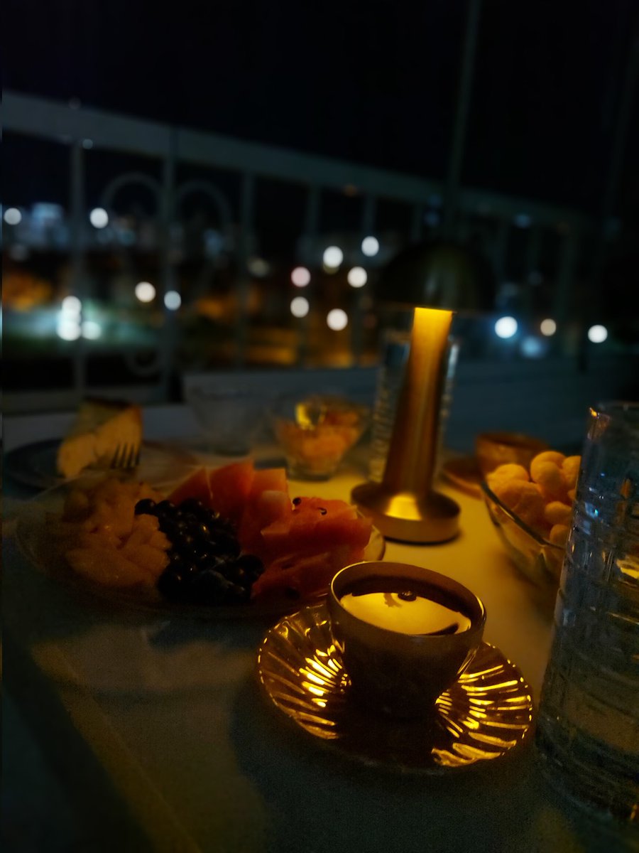 ic_melike's tweet photo. Romantik gece, kız kıza date en keyiflisi. 🤎☕✨ https://t.co/vz6kKrkcIZ