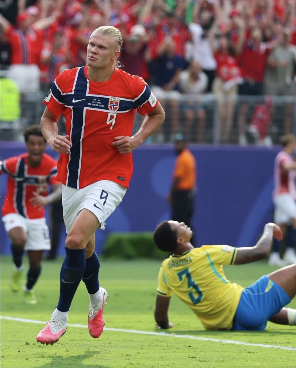 ShadesFrance's tweet photo. 🚨 INCROYABLE 

LE BRÉSIL EST ÉLIMINÉ DE LA COUPE DU MONDE 🇧🇷❌

LA NORVÈGE D’ERLING HAALAND S’IMPOSE 2-1 FACE AU BRÉSIL ET SE QUALIFIE EN QUARTS DE FINALE 🤯⚽️ https://t.co/xPRvp2v3Oy