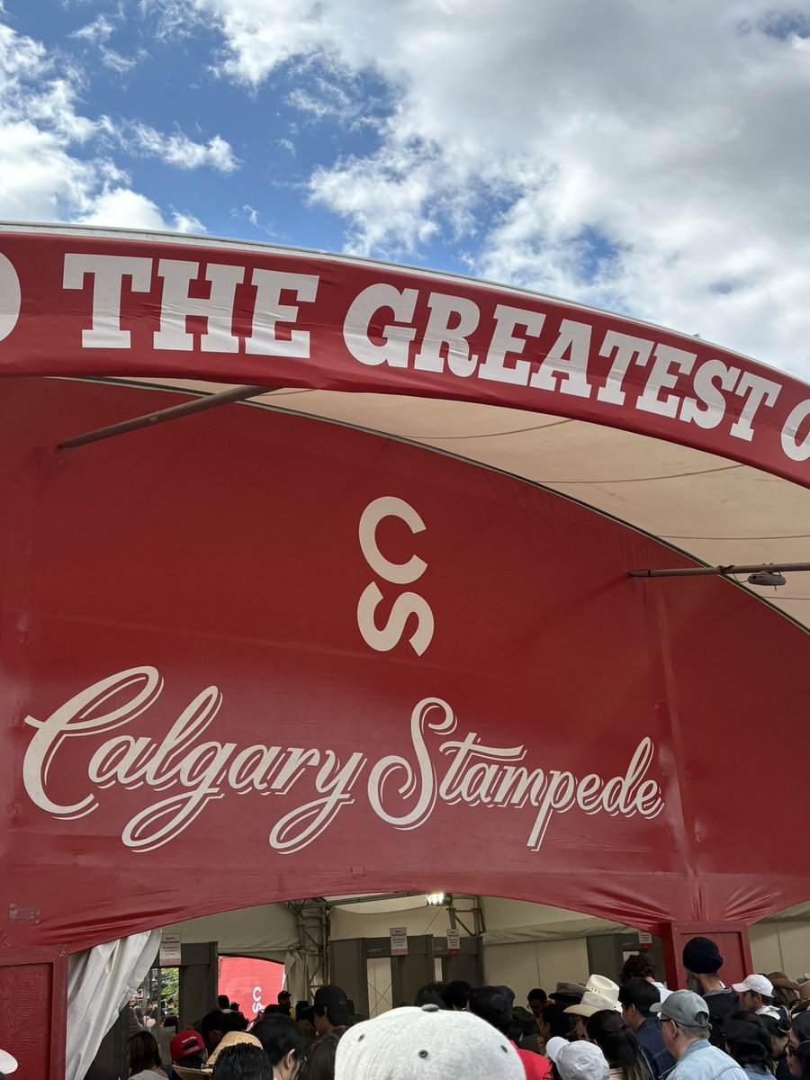 tyrellharderyxe's tweet photo. At the Calgary Stampede. #yyc https://t.co/B7T2EtiZGP