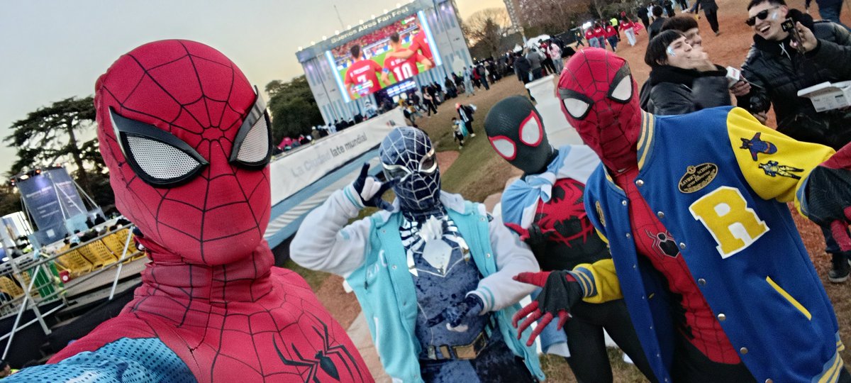 spiderversearg's tweet photo. Spiderman en plaza intendente seeber Palermo ,buenos aires Argentina 
#spideytracker
#spidermanunnuevodía 
@SonyPicturesArg @SpiderManMovie @SpiderMan @SonyPictures @SpideyTracker https://t.co/W0MfgS2RKl