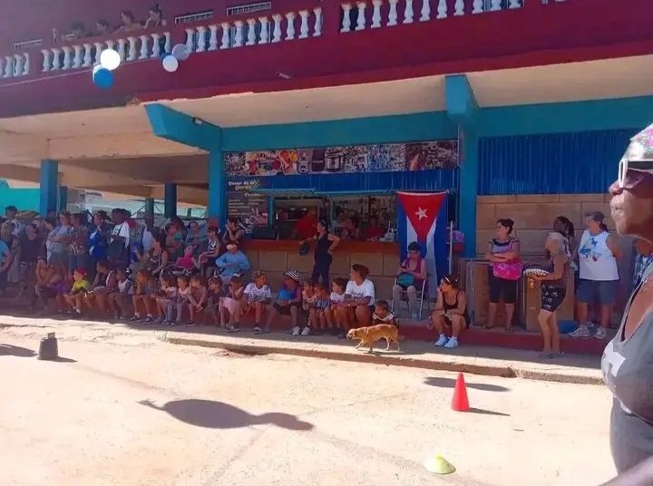 JosGuer36495320's tweet photo. #Mayabeque 
Variadas actividades con la participación de niños, adolescentes y jóvenes se desarrollan en las comunidades Mayabequense para  disfruta en familia de este #VeranoConMiGente.
#MiMoncadaEsLaPatria
@DiazCanelB @MeyvisEstevezE @UJCdeCuba https://t.co/fsau5btdFv