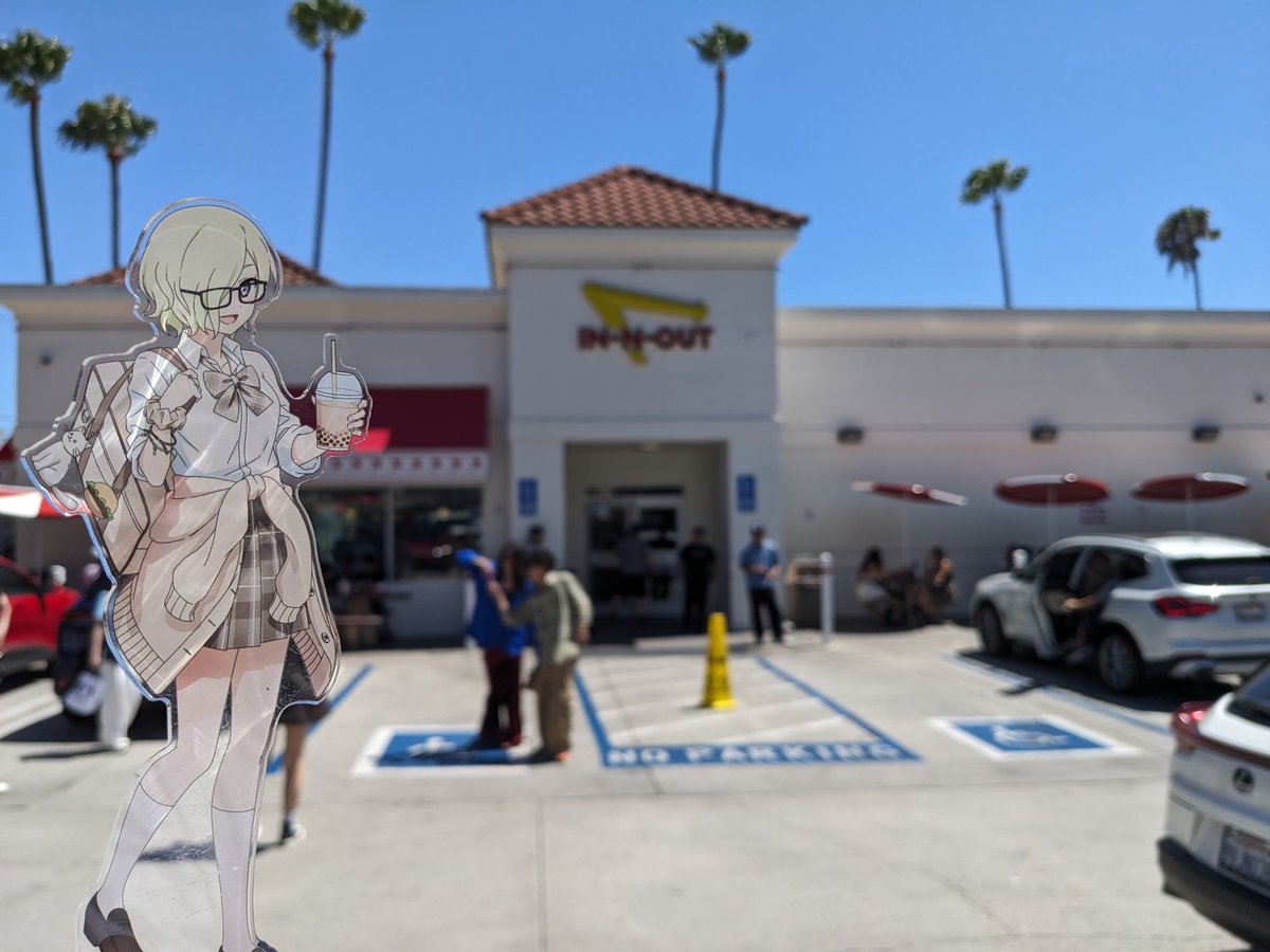 adomiso's tweet photo. ミアちとIn-N-Out Burger https://t.co/LPXaJRtuqs