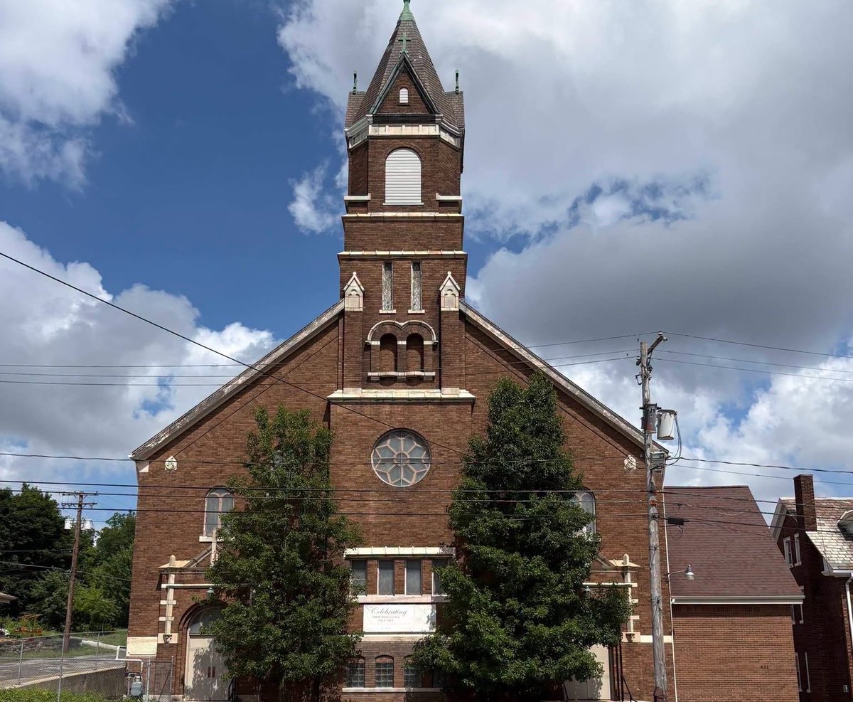 gmoult's tweet photo. the last mass of youngstown’s croatian church—joining closed polish (2x), slovak, and hungarian churches https://t.co/Xd2A2lEbas