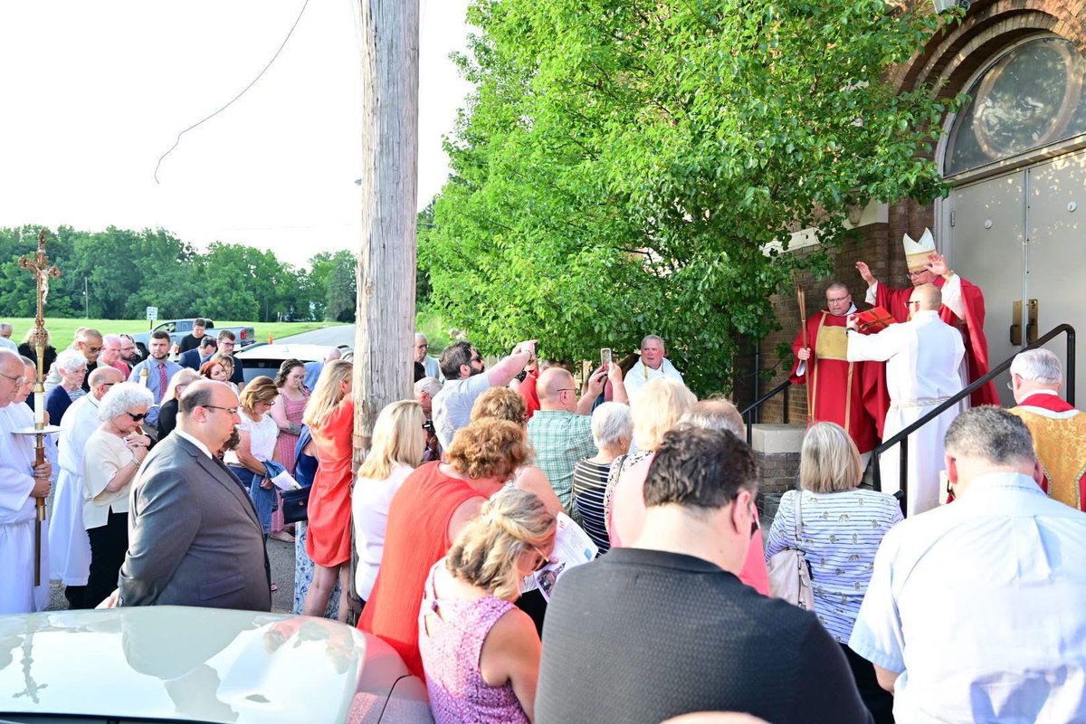 gmoult's tweet photo. the last mass of youngstown’s croatian church—joining closed polish (2x), slovak, and hungarian churches https://t.co/Xd2A2lEbas