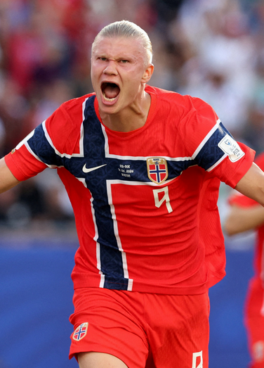 forumbunklr's tweet photo. RESPEITA O MANTO! Após entrada de Neymar em campo, Brasil toma dois gols da Noruega e é ELIMINADO antes das quartas de final, batendo recordes NEGATIVOS da seleção em anos de Copa do Mundo. https://t.co/ChzqNGMNL4