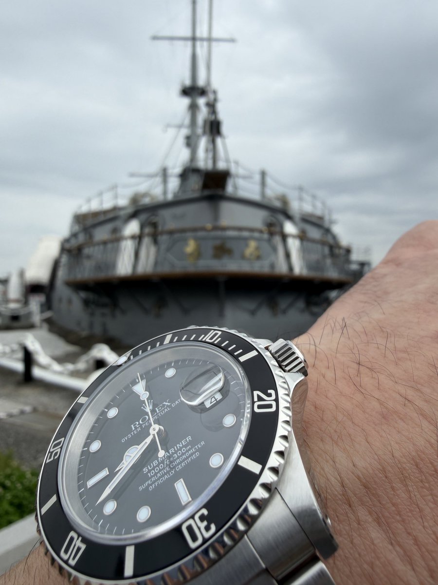 hitoowatch's tweet photo. 戦艦三笠⚓︎
#ROLEX #submariner #ref16610
#MIKASA #Yokosuka
#三笠 https://t.co/ytrspWPQT0