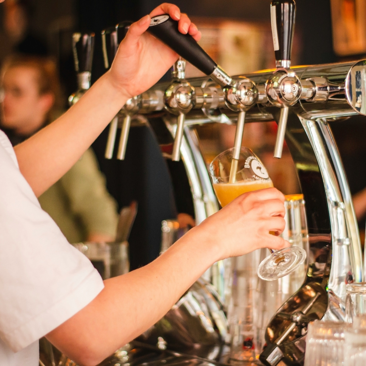 Springfield_CI's tweet photo. During your visit to #Springfield, stop by Obed &amp; Isaac’s, known for its historic setting, beer garden, and house-crafted beverages. With craft beers, flat bread pizzas, and famous horseshoes, everyone can find something delicious to enjoy. Learn more at https://t.co/EUbefaejk9 https://t.co/GPmt6cC1a4