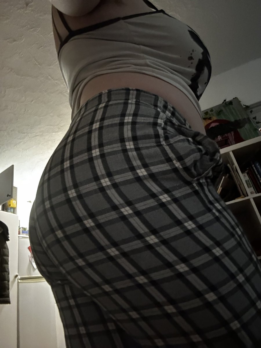 thicccii's tweet photo. who want me ☞ ☜ https://t.co/509uhWlaOT