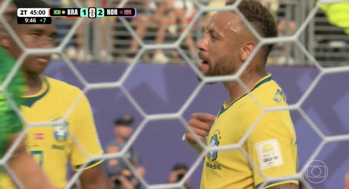 njdmarlon's tweet photo. Neymar pediu pro goleiro da Noruega escolher o lado do pênalti, fez o gol e zombou na cara dele. https://t.co/Z4jb3cYiij
