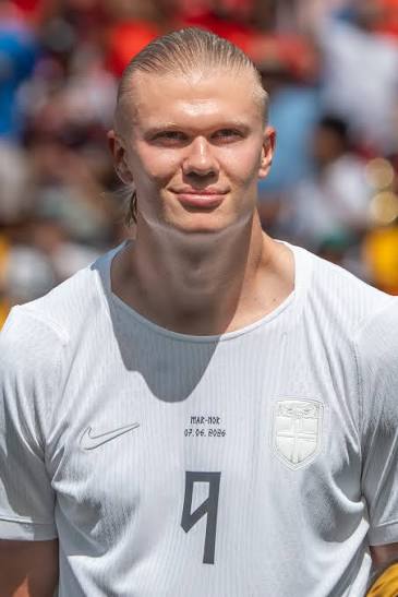 StewFootball's tweet photo. The most astonishing thing about tonight's match? Not that underdogs Norway eliminated Brazil but the peculiarly casual way Haaland took his second goal. Almost like he was shooting  during a training drill.
#worldcup 
#norway 
#brazil 
#haaland https://t.co/xwaa5UtSgd