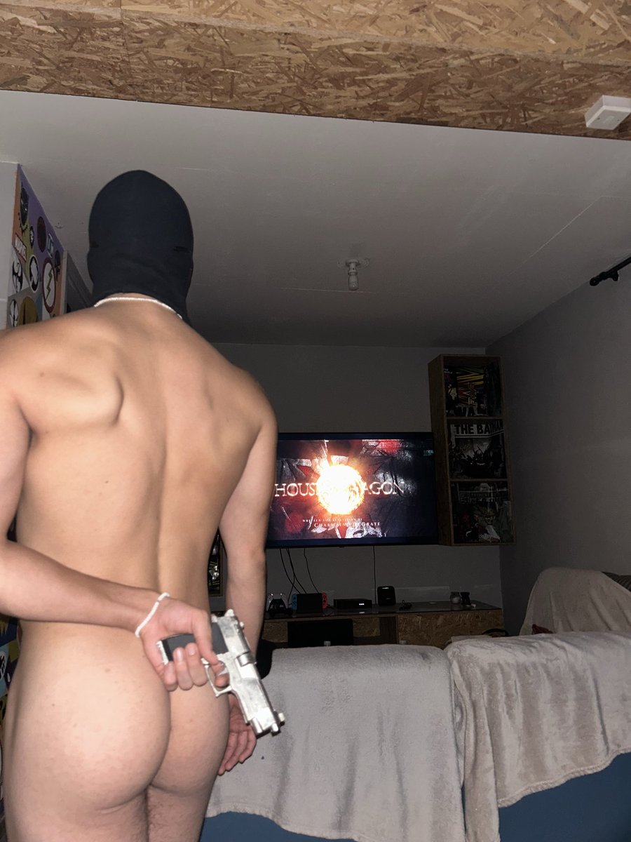 maskedmschf's tweet photo. Who wants to watch HOD with me?🥵 https://t.co/iemVJjzxFq