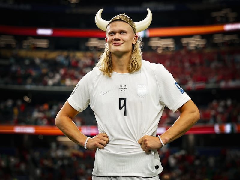 Ramardoh1's tweet photo. Haaland, hijo de Haaland, hijo de Ragnar, hijo de Odin. Vino a conquistar el mundo. https://t.co/VYU5nxoVah