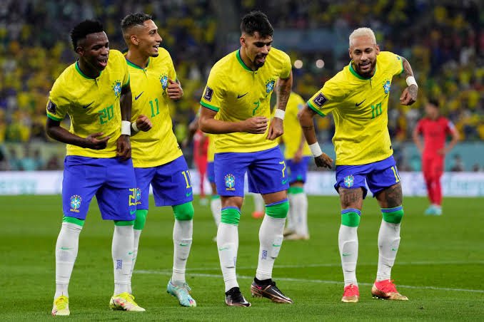 tracklist's tweet photo. O SONHO DO HEXA ACABOU!

Brasil é eliminado da Copa do Mundo 2026. https://t.co/oVRrwTp4eg