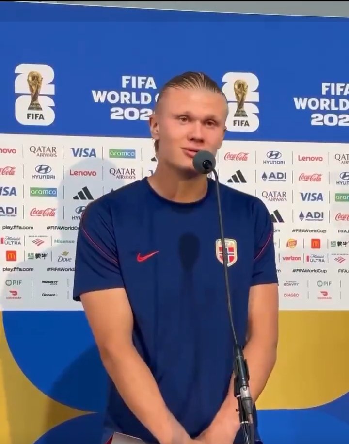 tweetsesko's tweet photo. 🚨🇳🇴 Erling haaland;

🗣️" Cristiano Ronaldo called me and congratulated me on the goals." https://t.co/kzYUi4kfys