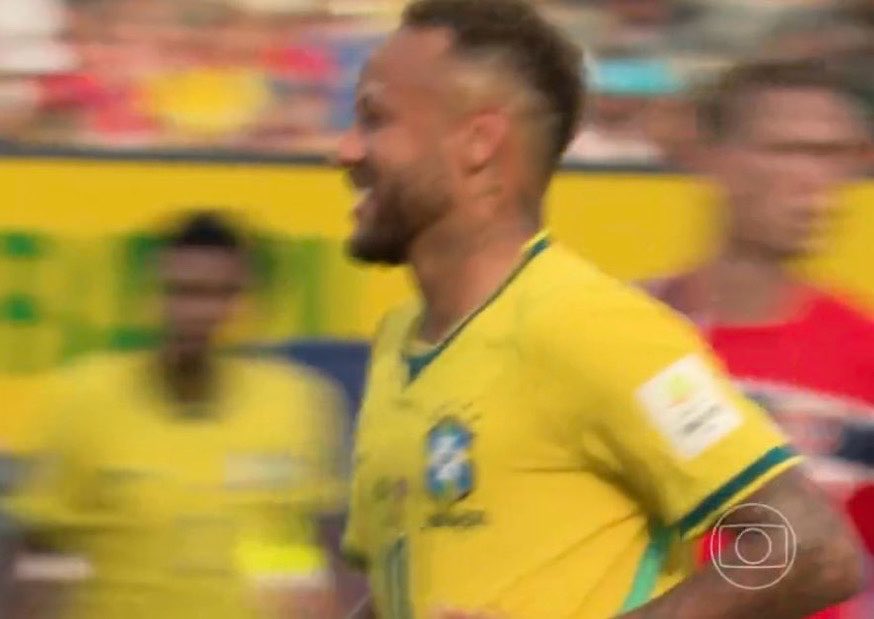 rapworldbr's tweet photo. O último lance do jogo é nosso “Craque” da seleção sai assim, zoando o goleiro. 

Na cabeça egocêntrica, acho que a copa dele já está feita.

Pra os babões, ele foi um gênio.

Na realidade? Uma criança patética.

Parabéns.

Bizarro. https://t.co/yBB4IHLvWD