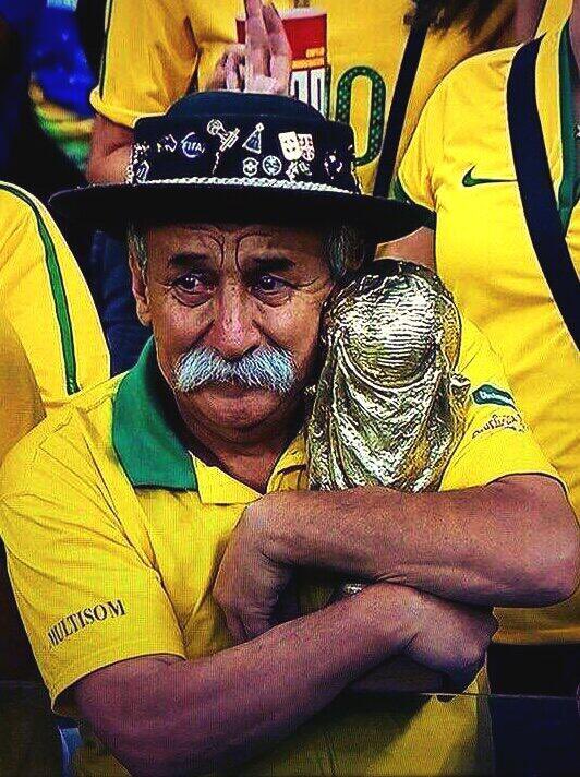 14_pato's tweet photo. Brasil se vuelve a ir con las manos vacías, basta de tantos egos ojalá regrese el Joga bonito de verdad https://t.co/wYwwsSB3Zb