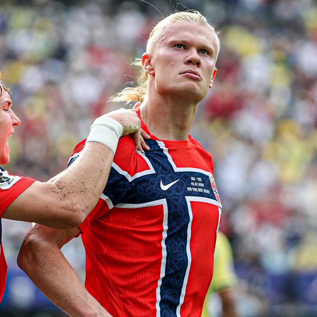 TouchlineX's tweet photo. 🇳🇴✨ Erling Haaland MASTERCLASS vs. Brazil:

• 2 goals
• 4 shots
• 1 big chance created
• 2 key passes
• 100% aerial duels won https://t.co/jOZX97CcKb