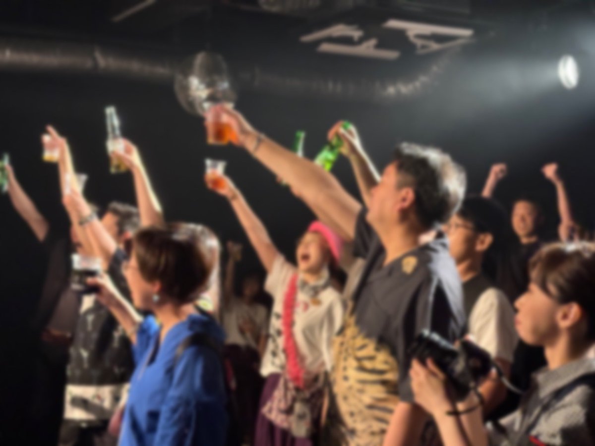 ShinChang1973's tweet photo. 昨夜で終幕した奥山京×ザ・ガーデナーズ『Yay!!  is   over 』の余韻を引きずっている. . .と言えば聞こえが良いが、18時台にゃ酒をストップしたのに寝起き感が飲み過ぎた翌日っぽい。
隙あらば途中で色々食べてたし腹周りも更にプニったな。 https://t.co/MKx356rpZz