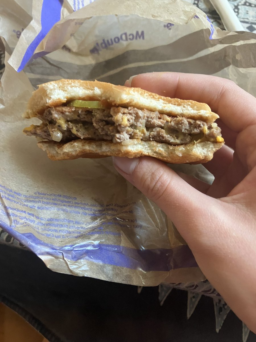 Mrs_Lala_55's tweet photo. situationship suddenly acting weird but mcdonald's just cooked me up the most succulent mcdouble i've ever had https://t.co/PJ4ecG0kny
