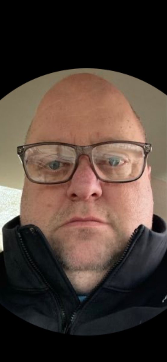 rfta28's tweet photo. @PaceBeyerBeware @UziCryptoo This guy…tweeting someone goof ball…🤦‍♂️🤣😂🤣😂 I’m dead! https://t.co/uzH8lrf5di