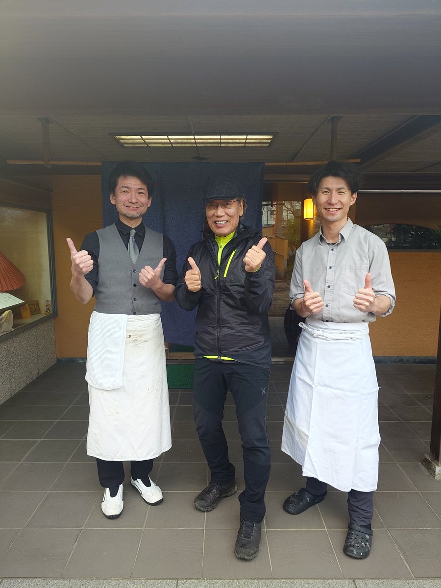 tabemonoRADIO's tweet photo. うちです！合ってます！名前一切出なかったのにすごいです……！
そしてお1組のお客様がにっぽん百低山を見て当店にお食事に来られました。一体どうやって見つけたのだろう……😶❔
@kachamuto https://t.co/kCZ4vHwb5e