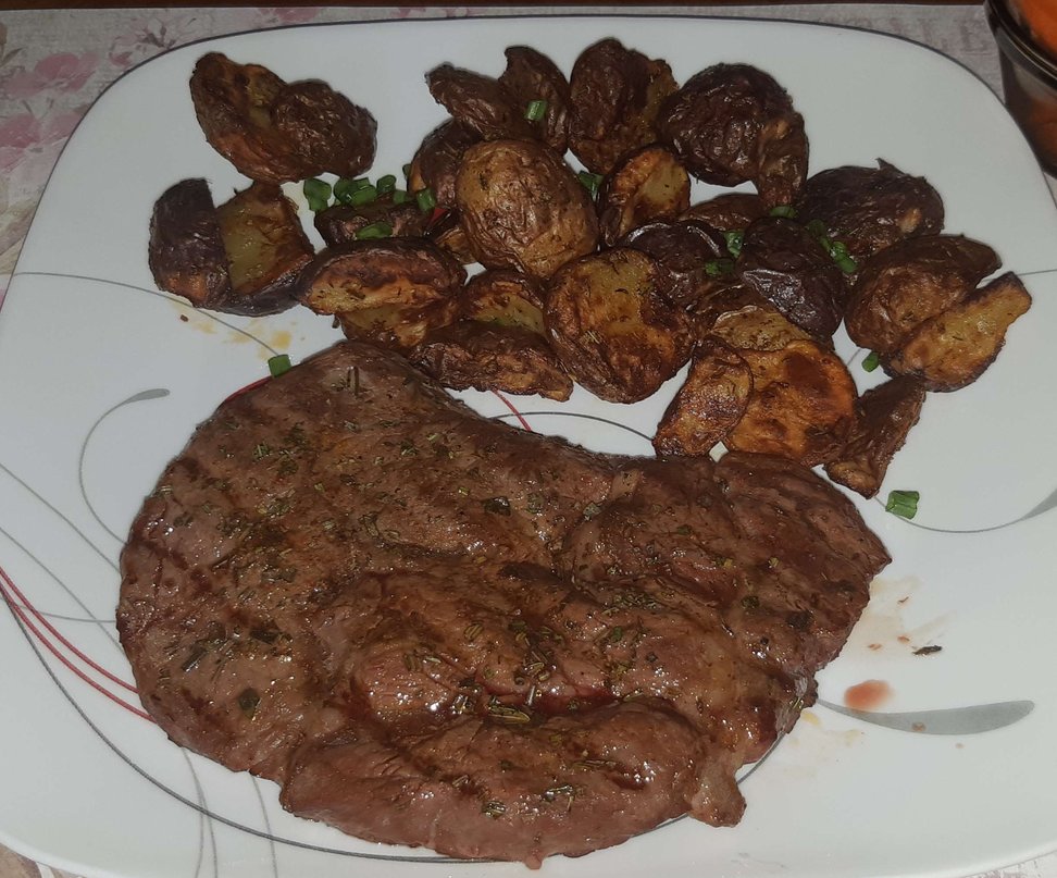 KowaiGaijin's tweet photo. I had a dream where Trump told me that on the 300th year of Independence Day, it would finally be expanded to Independence Week...
Getting a head start and making a #deliciousmiling 5th of July steak!!! https://t.co/M02nsGHSZd