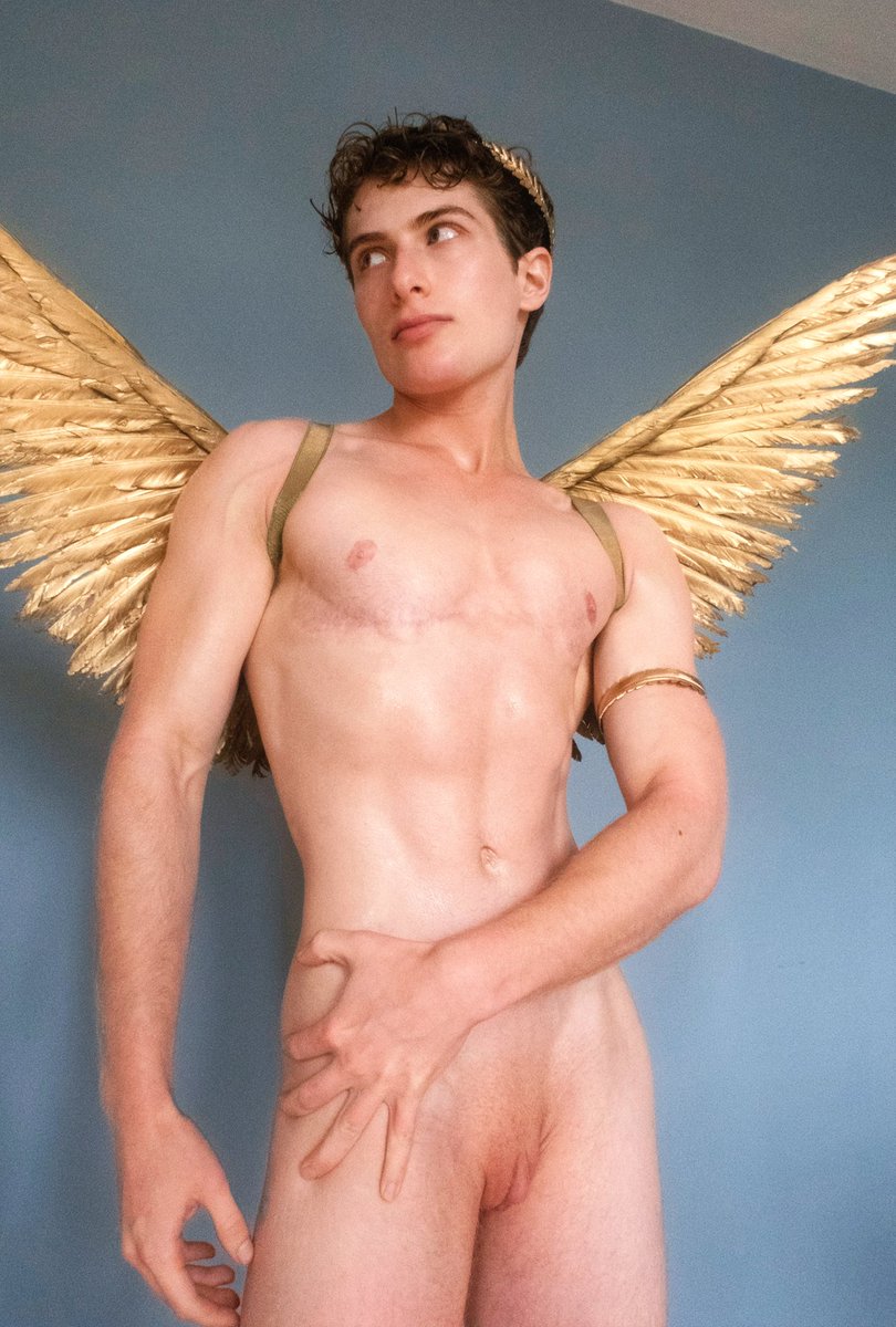 noahwaybabes's tweet photo. be not afraid https://t.co/FbvW4E7wL9
