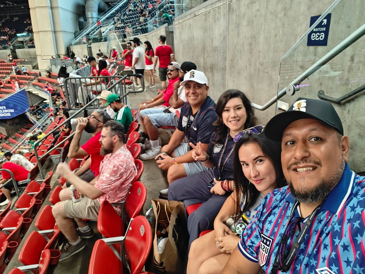 abelorta's tweet photo. Great weekend in Houston enjoying family and sports #fifaworldcup #roundof16 #aquarium https://t.co/u6C5VnpcET