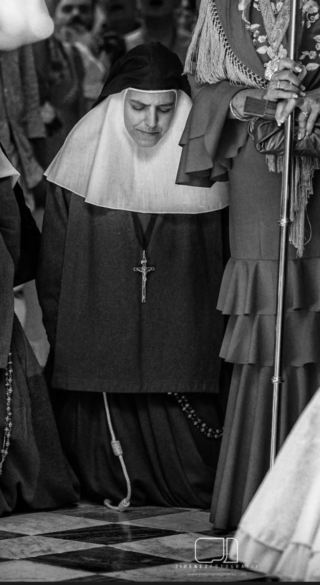 alfayates's tweet photo. La grandeza no se manifiesta en la arrogancia ni en la fuerza impositiva sino en la humildad dl espíritu y en la mansedumbre dl corazón. La autoridad no se impone: nace del servicio, de la entrega y del amor. Es ahí donde resplandece, sutil y profundamente, la presencia de Dios https://t.co/HMHuELURHp